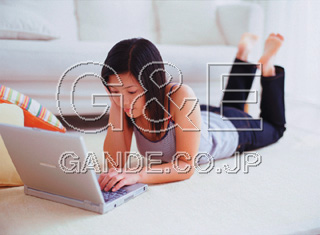 EGAOIMAGES 005 Notebook PC Style 若い女性「ノートPCスタイル」