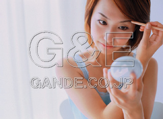 EGAOIMAGES 008 Beauty Lesson 若い女性「ビューティレッスン」